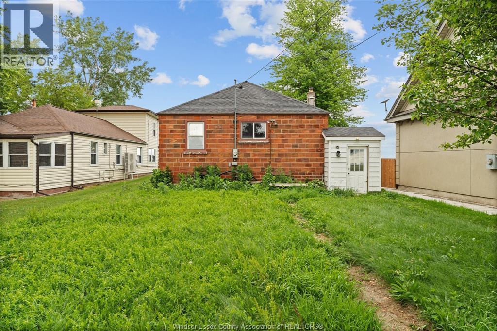 390 East Beach, Leamington, Ontario  N9H 3V7 - Photo 6 - 26015279