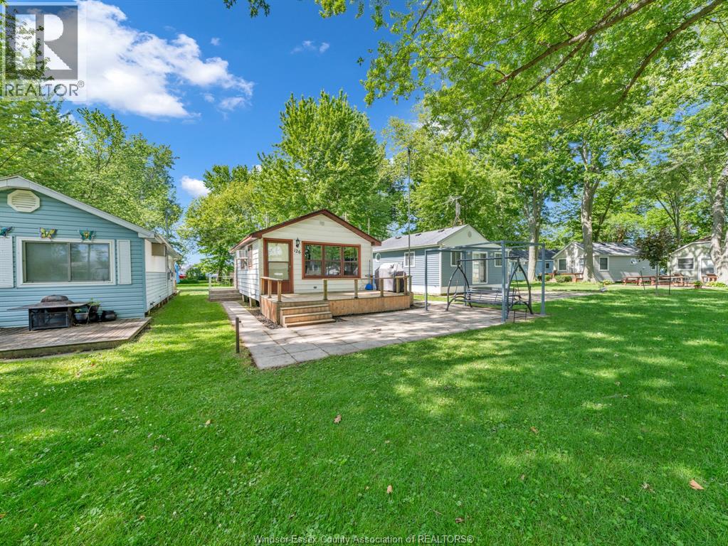 126 Pleasure Beach, Harrow, Ontario  N0R 1G0 - Photo 4 - 26015158