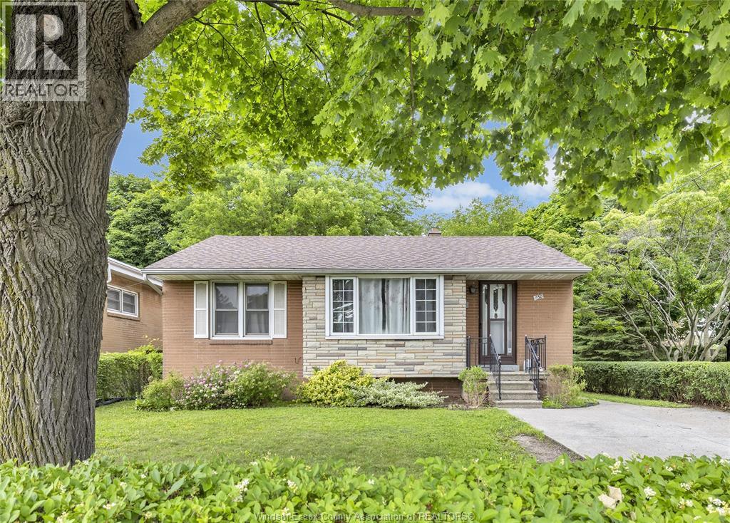 1158 Dot Avenue, Windsor, Ontario  N9C 3J1 - Photo 1 - 26015266
