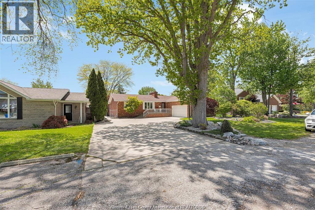 274 Irwin, Essex, Ontario  N8M 2T6 - Photo 2 - 26015309