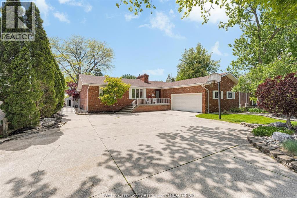 274 Irwin, Essex, Ontario  N8M 2T6 - Photo 3 - 26015309