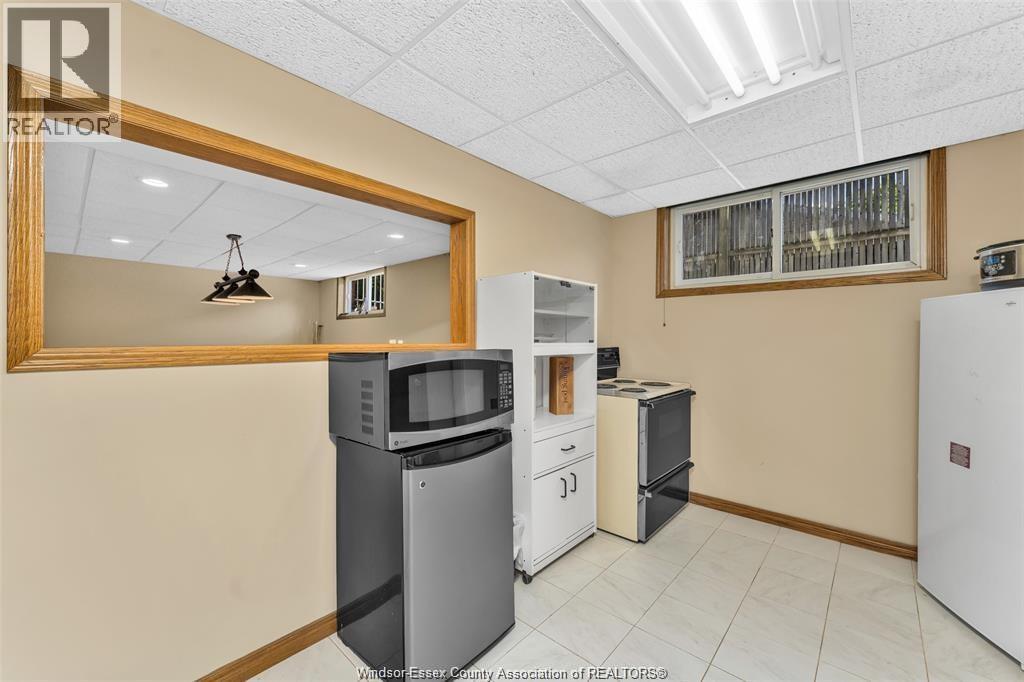 274 Irwin, Essex, Ontario  N8M 2T6 - Photo 34 - 26015309