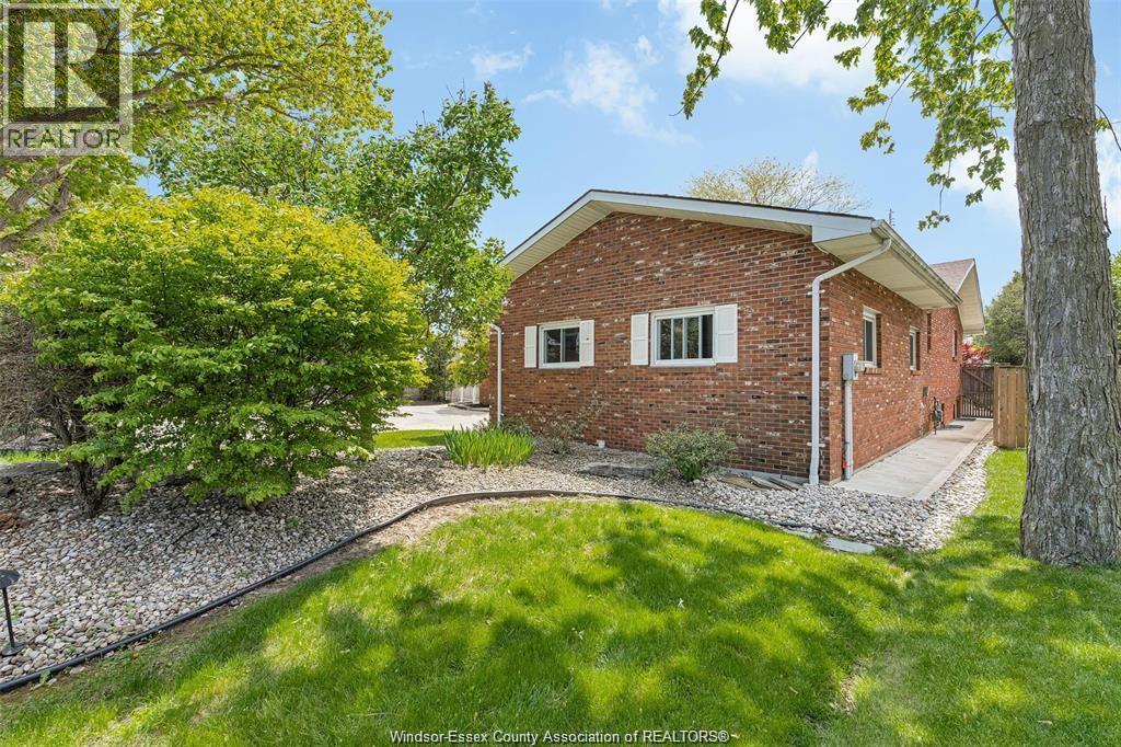 274 Irwin, Essex, Ontario  N8M 2T6 - Photo 40 - 26015309
