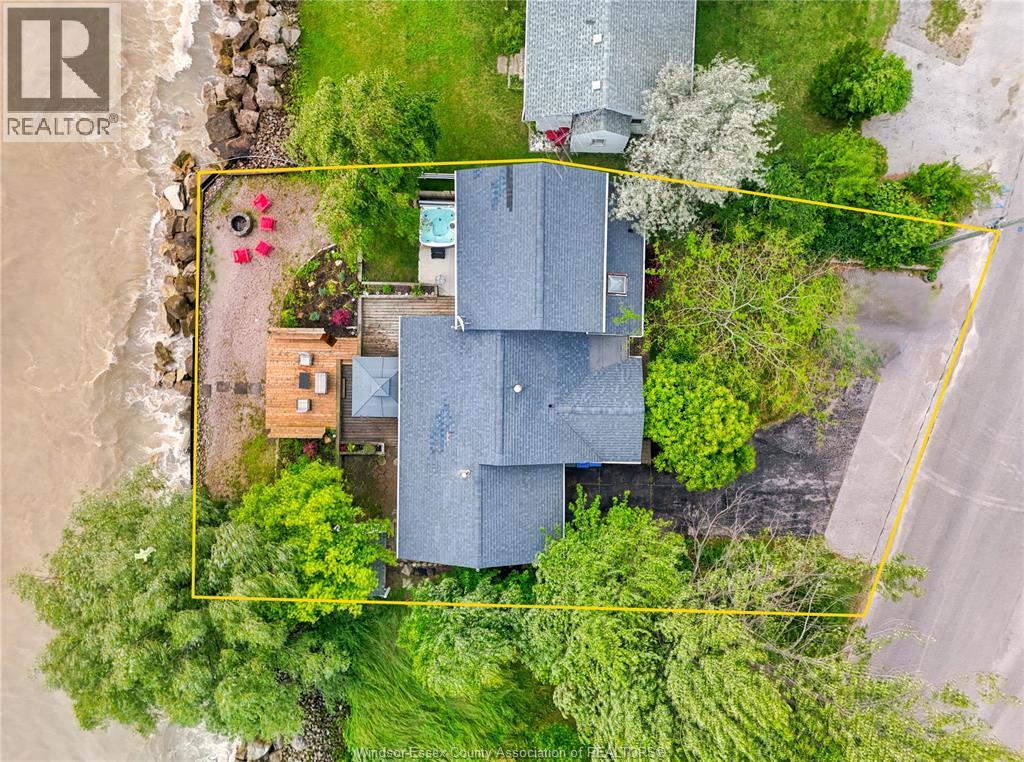 866 Point Pelee Drive, Leamington, Ontario  N8H 3V4 - Photo 3 - 26015344