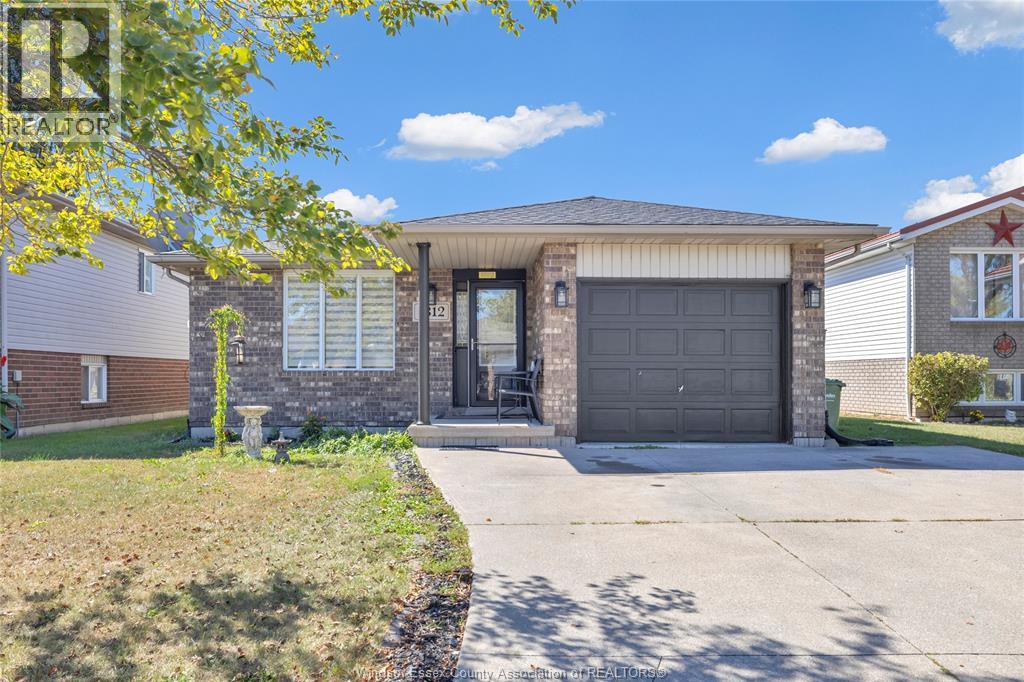 1812 Vicky Circle, Windsor, Ontario  N8W 5P6 - Photo 1 - 26015338