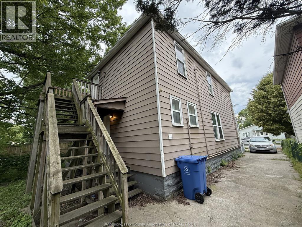 3417 Cross, Windsor, Ontario  N9C 1N4 - Photo 2 - 26015300