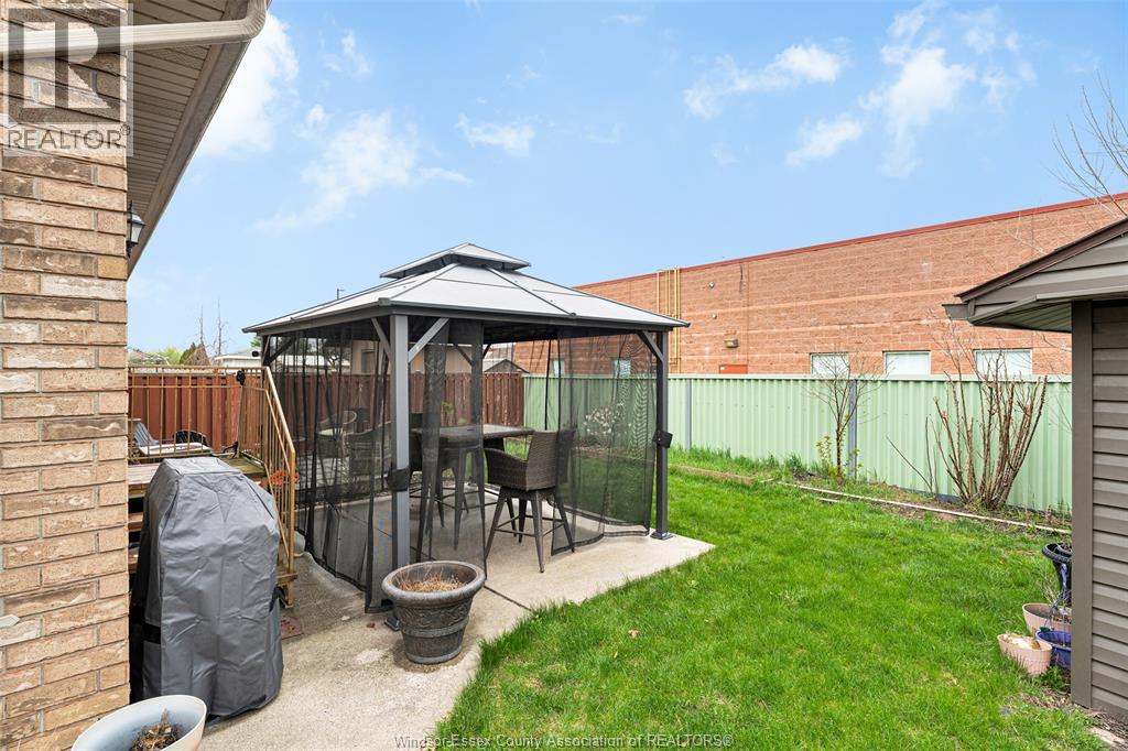 11460 Timber Bay Crescent, Windsor, Ontario  N8R 2K9 - Photo 4 - 26015375