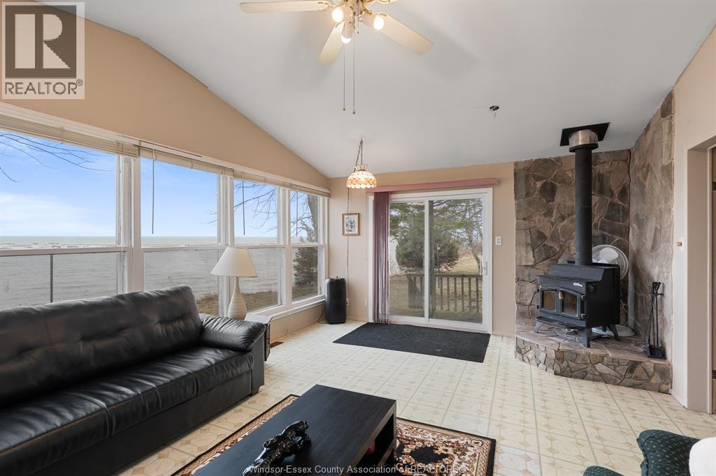 1956 Ocean Boulevard, Wheatley, Ontario  N0P 2P0 - Photo 5 - 26015228
