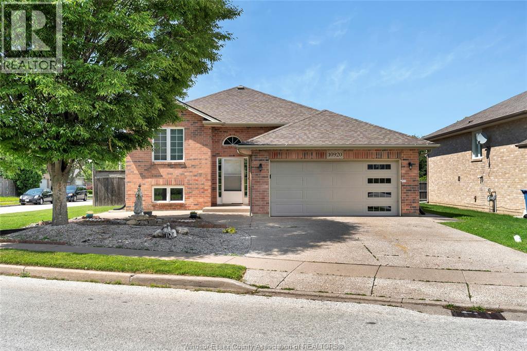 10920 Springhollow Drive, Windsor, Ontario  N8P 1V2 - Photo 1 - 26015378
