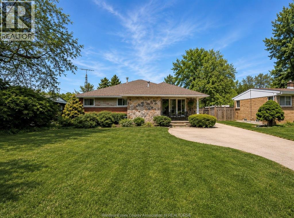 3740 Dominion, Windsor, Ontario  N9E 2P3 - Photo 1 - 26015385
