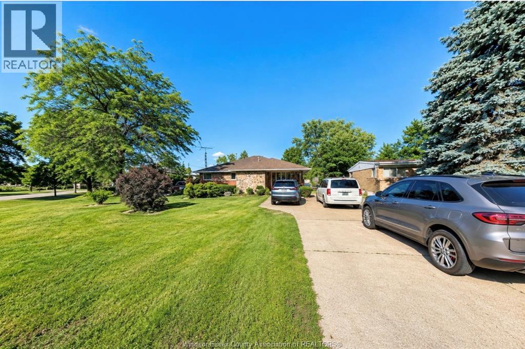 3740 Dominion, Windsor, Ontario  N9E 2P3 - Photo 4 - 26015385