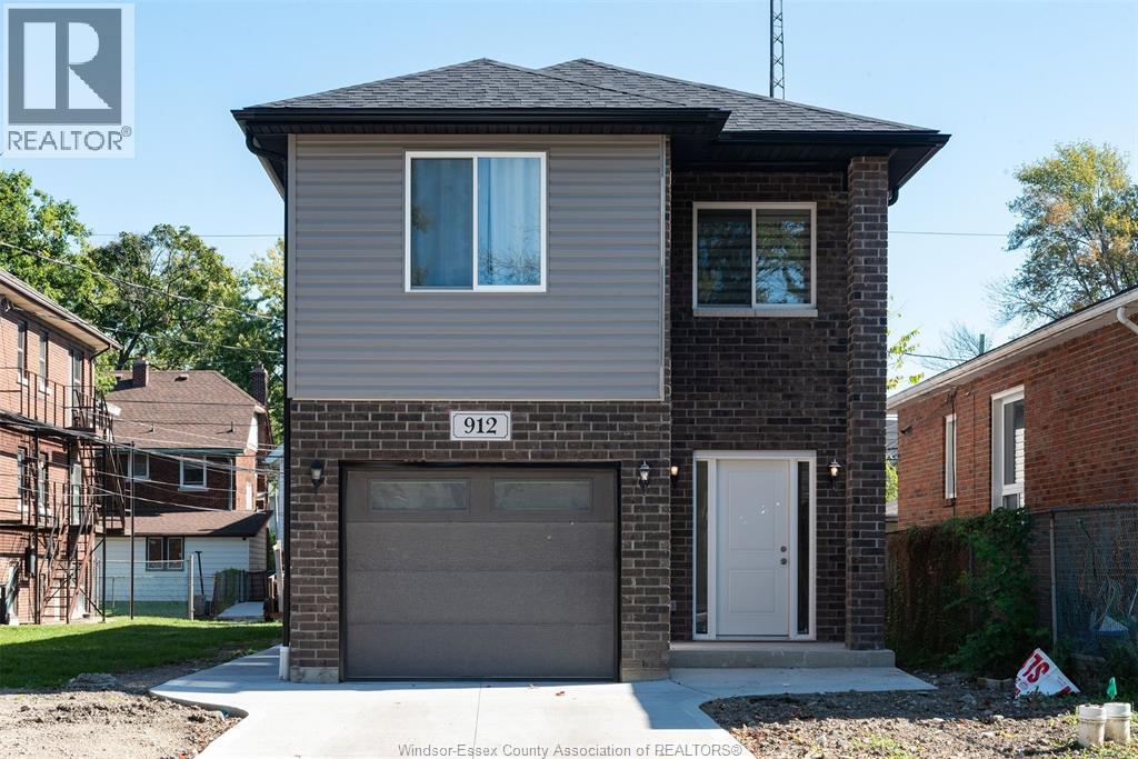 912 HALL AVENUE Unit# A2-Room 1, Windsor, Ontario