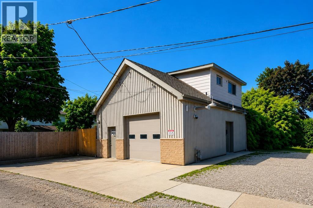 909 Maisonville, Windsor, Ontario  N8Y 3R8 - Photo 1 - 26015368