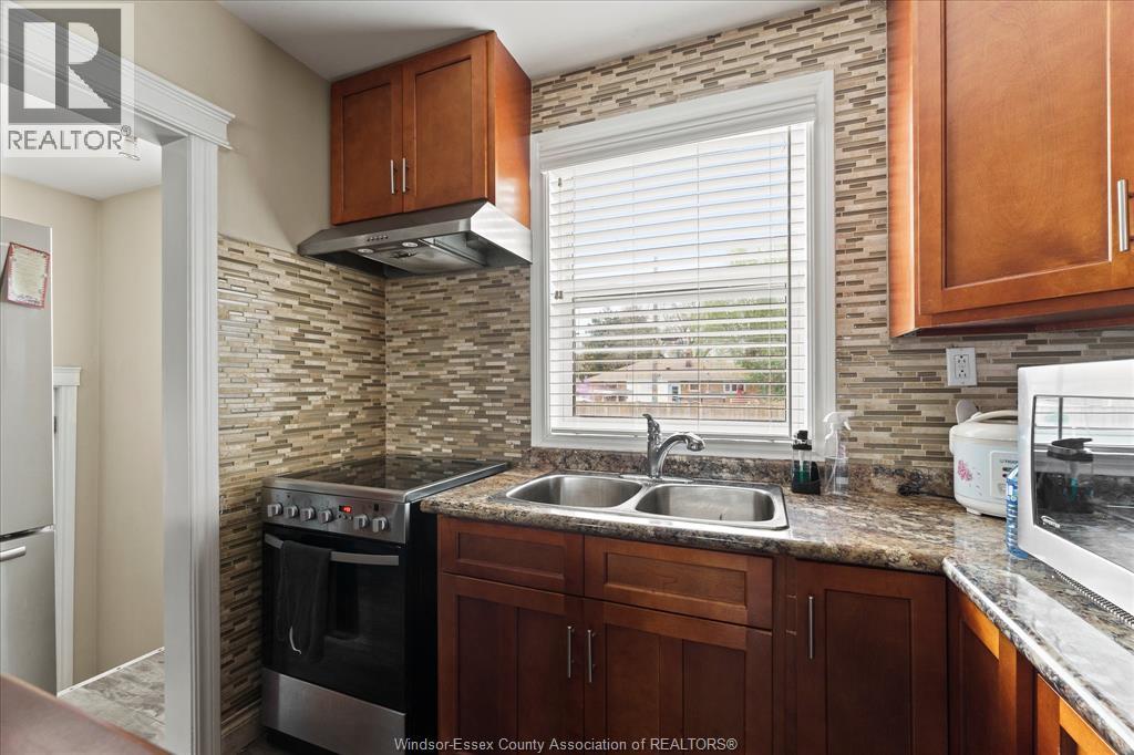 2563 Meldrum, Windsor, Ontario  N8W 4E9 - Photo 12 - 26015441