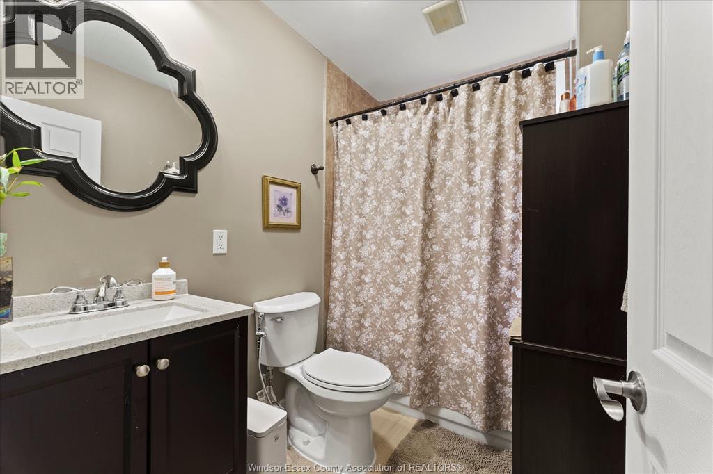 2563 Meldrum, Windsor, Ontario  N8W 4E9 - Photo 14 - 26015441