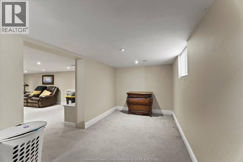2563 Meldrum, Windsor, Ontario  N8W 4E9 - Photo 17 - 26015441