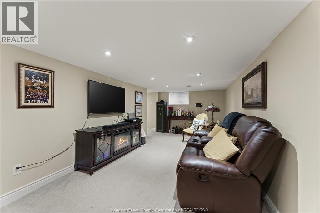 2563 Meldrum, Windsor, Ontario  N8W 4E9 - Photo 19 - 26015441