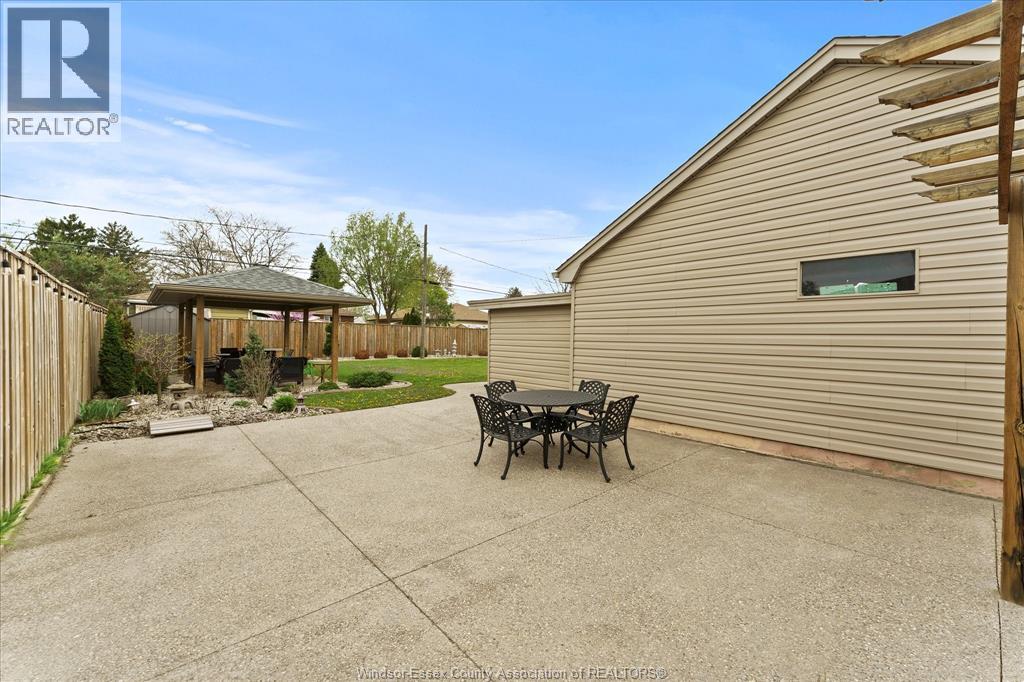 2563 Meldrum, Windsor, Ontario  N8W 4E9 - Photo 30 - 26015441