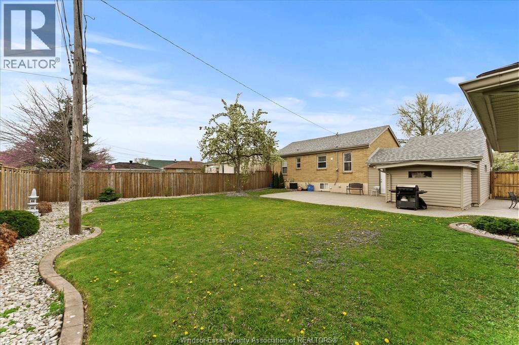 2563 Meldrum, Windsor, Ontario  N8W 4E9 - Photo 34 - 26015441