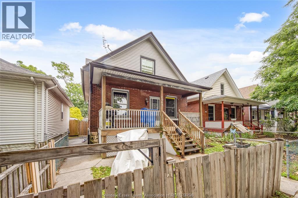 1066 Hickory, Windsor, Ontario  N8Y 3S1 - Photo 2 - 26015124