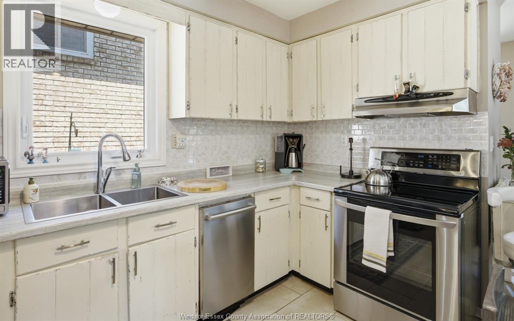1705 Southdale, Windsor, Ontario  N8W 4W8 - Photo 11 - 26015014