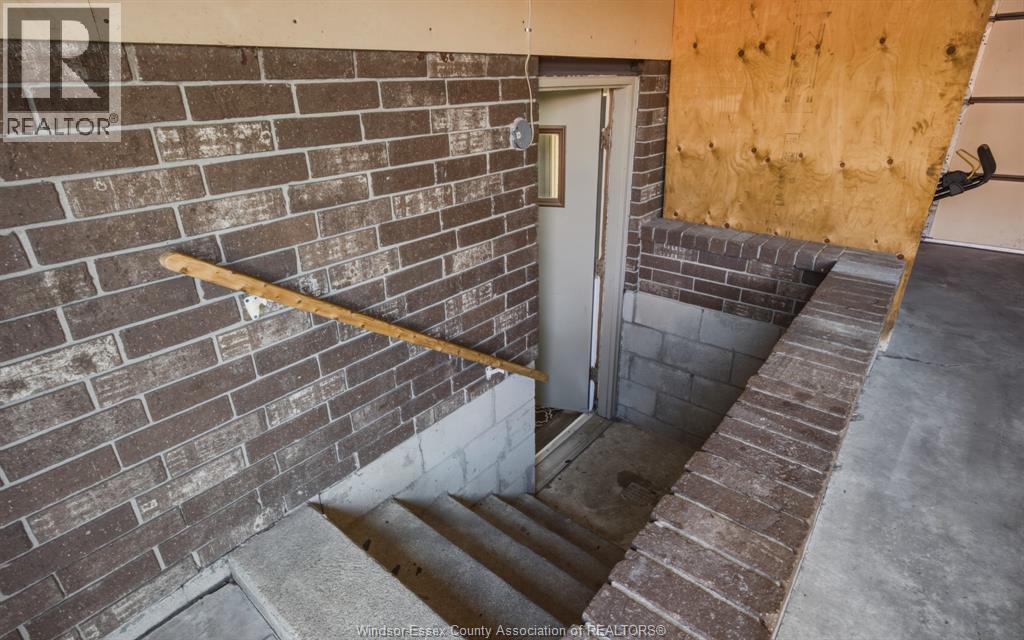 1705 Southdale, Windsor, Ontario  N8W 4W8 - Photo 27 - 26015014