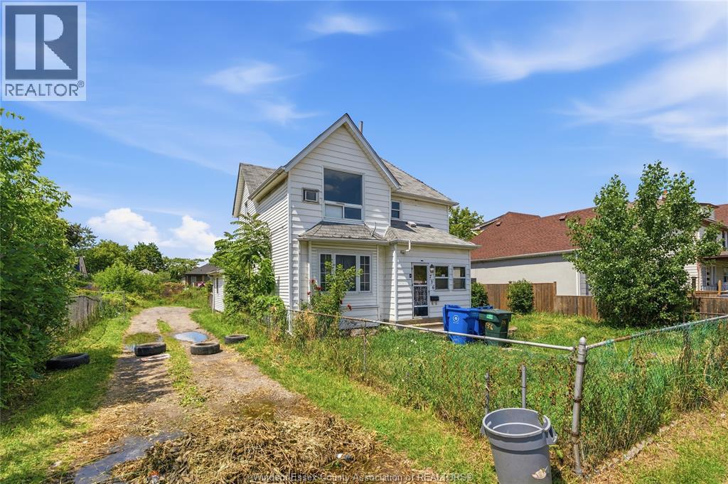 736 Brant Street, Windsor, Ontario  N9A 3E8 - Photo 3 - 26015246