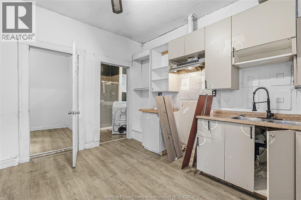 722 Brant Street, Windsor, Ontario  N9A 3E8 - Photo 6 - 26015242