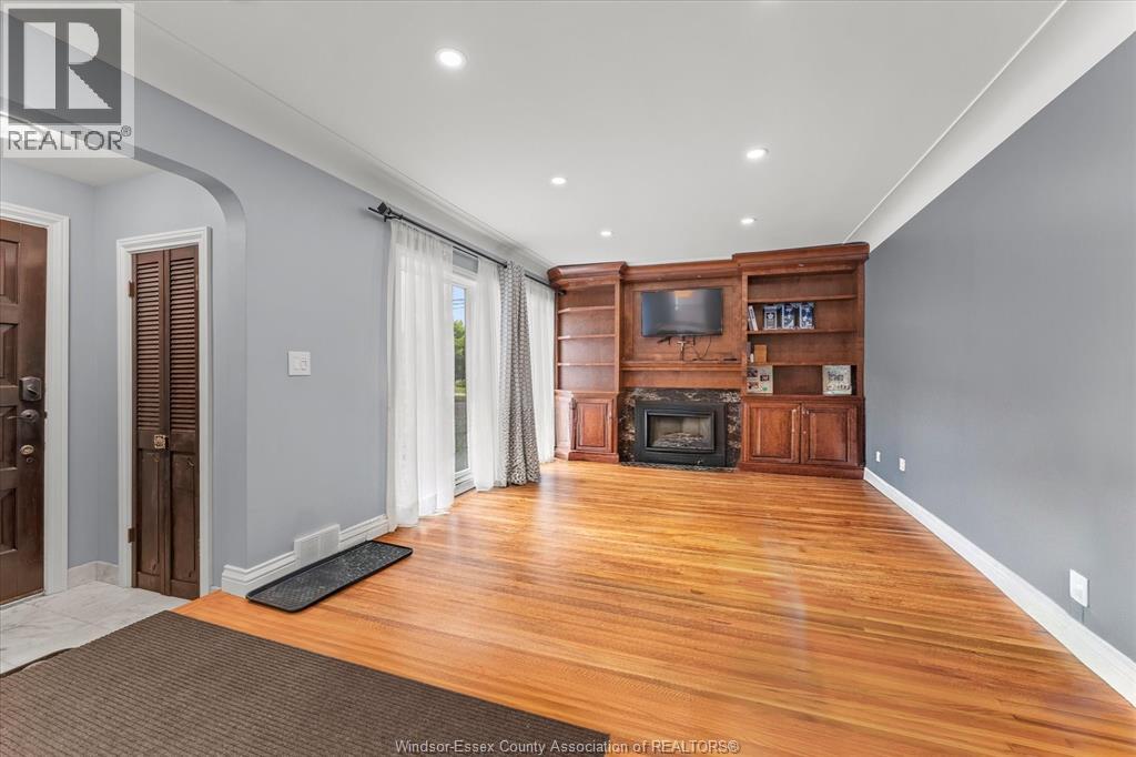 4531 Pleasant Place Unit# Main, Windsor, Ontario  N8Y 2E9 - Photo 3 - 26015484