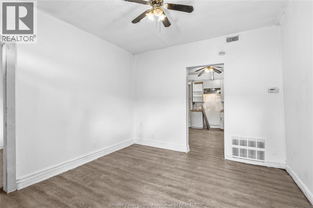 722 Brant Street, Windsor, Ontario  N9A 3E8 - Photo 3 - 26015234
