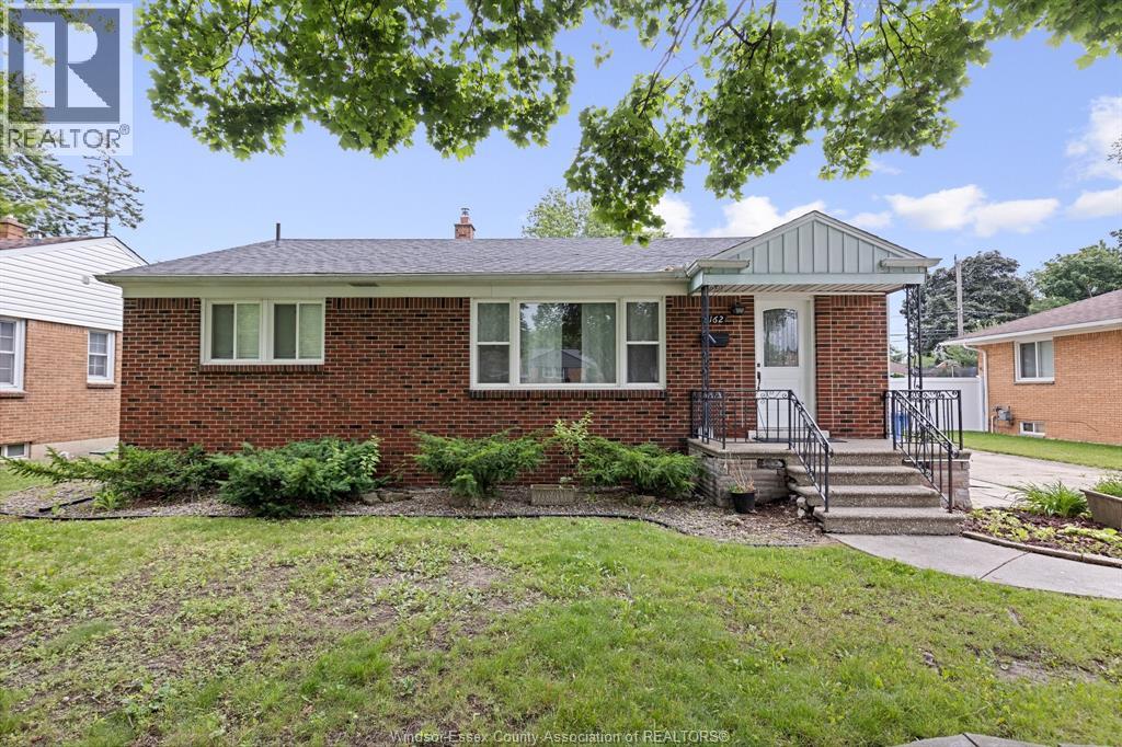 3162 Avondale, Windsor, Ontario  N9E 1X3 - Photo 1 - 26015476