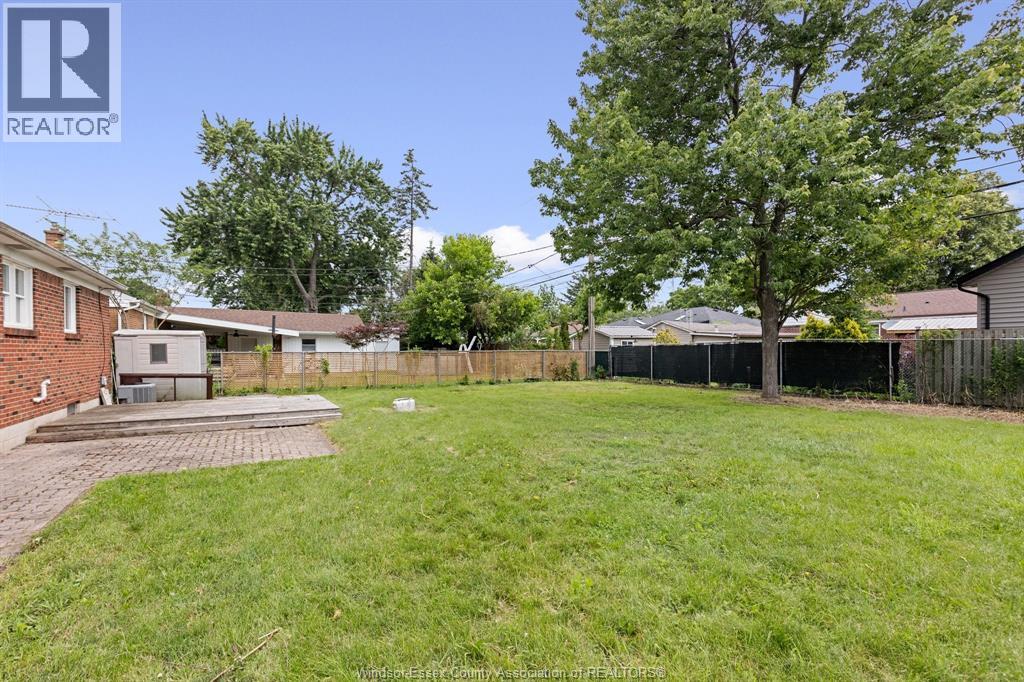 3162 Avondale, Windsor, Ontario  N9E 1X3 - Photo 16 - 26015476