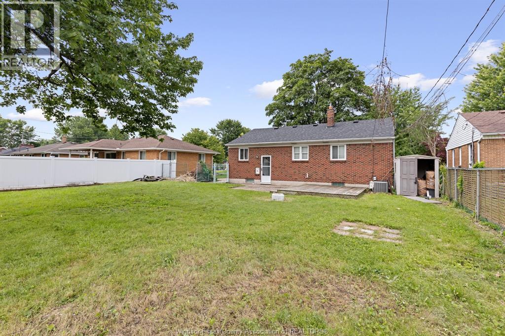3162 Avondale, Windsor, Ontario  N9E 1X3 - Photo 18 - 26015476