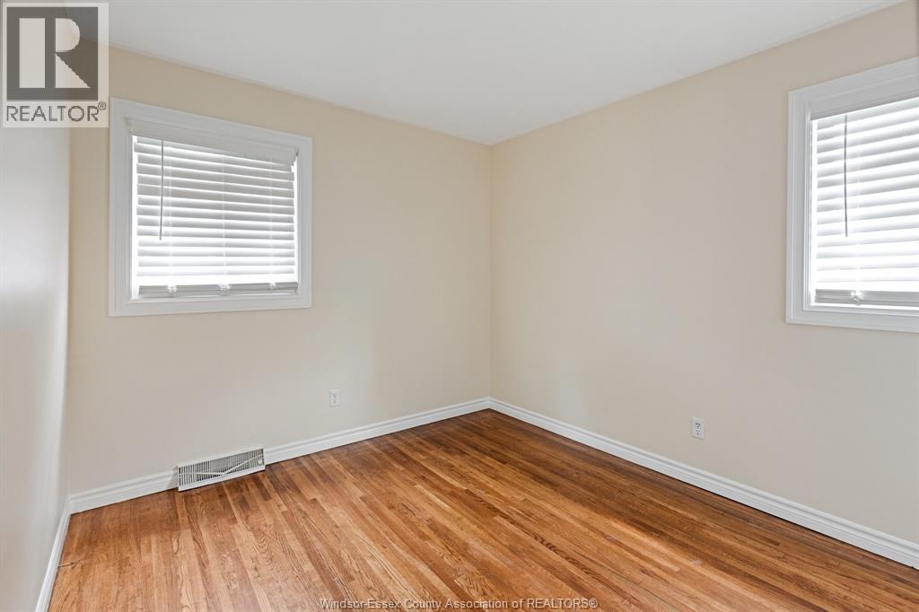 3162 Avondale, Windsor, Ontario  N9E 1X3 - Photo 7 - 26015476