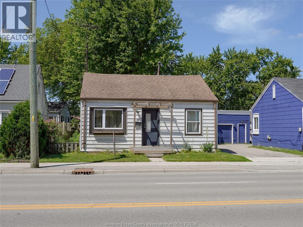 16 Mcnaughton Avenue, Wallaceburg, Ontario  N8A 1R8 - Photo 1 - 26015494