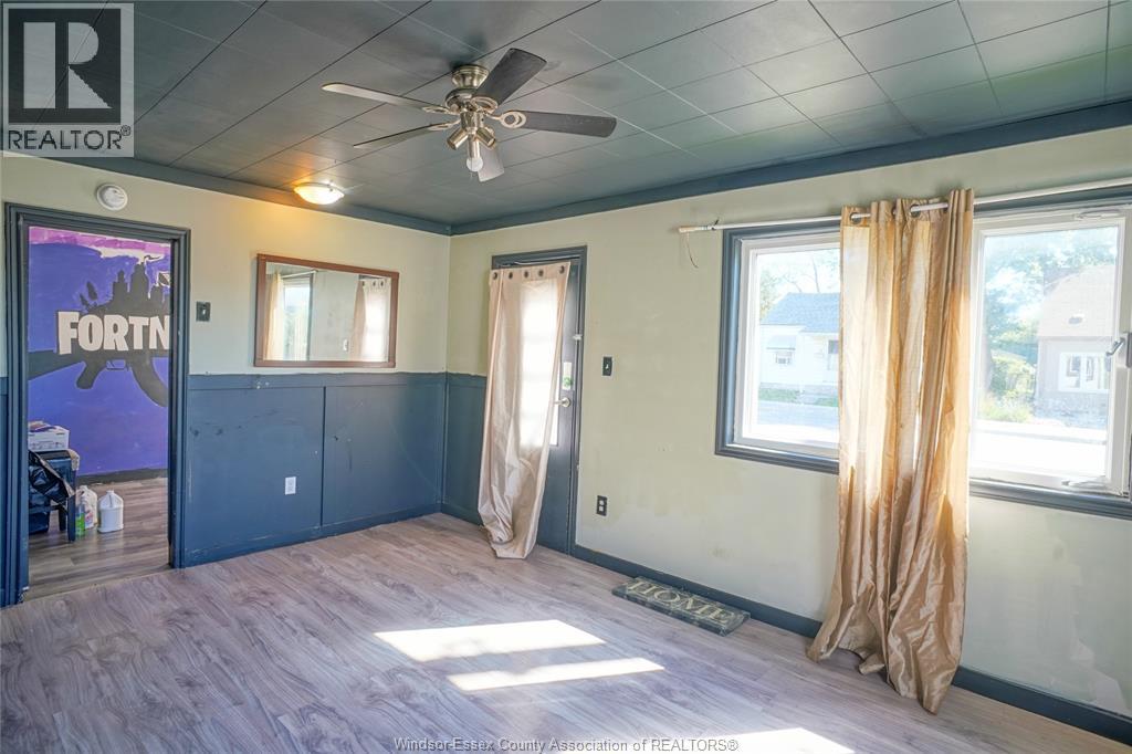 16 Mcnaughton Avenue, Wallaceburg, Ontario  N8A 1R8 - Photo 4 - 26015494