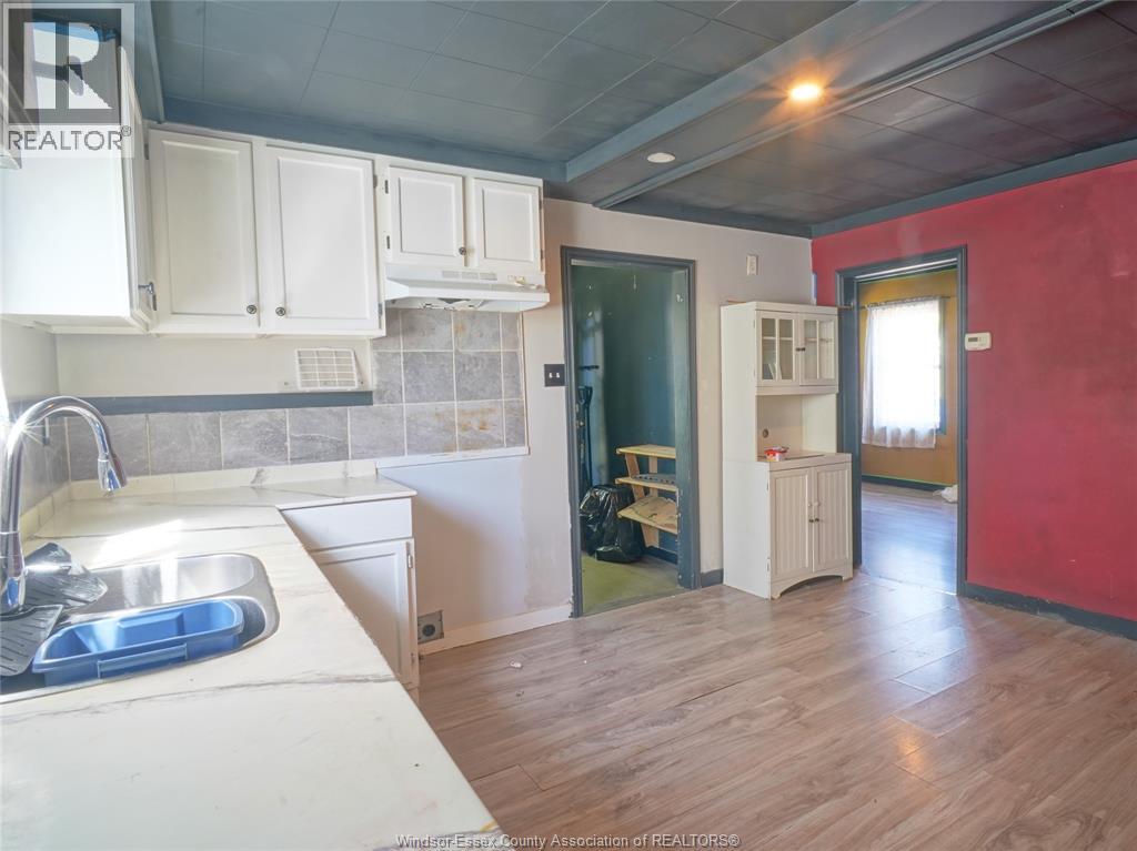 16 Mcnaughton Avenue, Wallaceburg, Ontario  N8A 1R8 - Photo 8 - 26015494