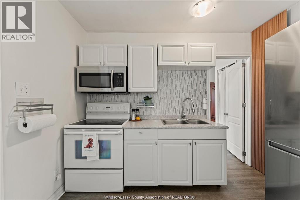 965 Bridge, Windsor, Ontario  N9B 2M9 - Photo 13 - 26015542