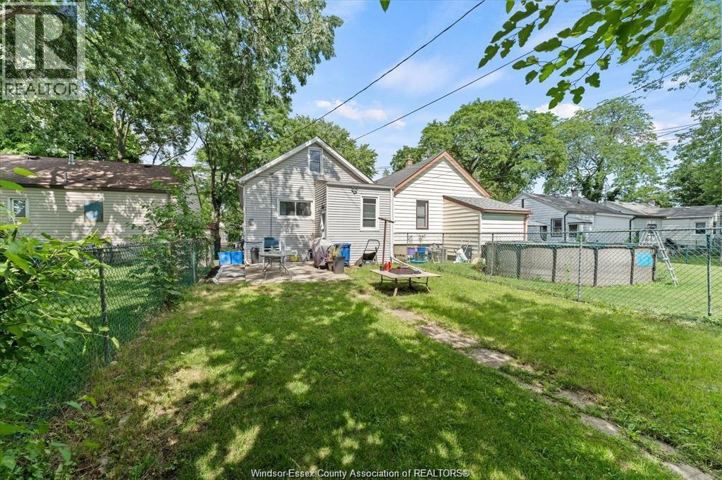 965 Bridge, Windsor, Ontario  N9B 2M9 - Photo 29 - 26015542