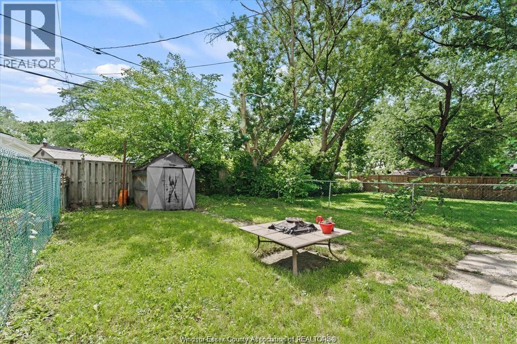 965 Bridge, Windsor, Ontario  N9B 2M9 - Photo 30 - 26015542