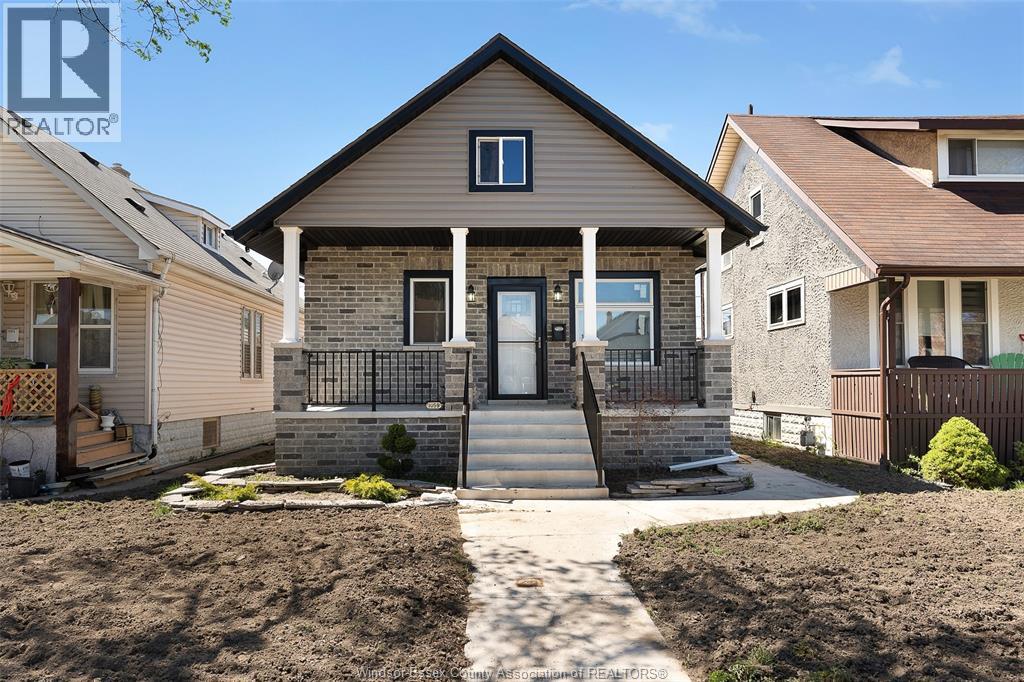 1059 Elsmere Avenue, Windsor, Ontario  N9A 2B1 - Photo 1 - 26015445