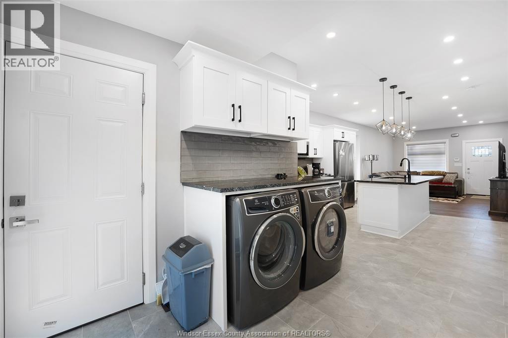 1059 Elsmere Avenue, Windsor, Ontario  N9A 2B1 - Photo 14 - 26015445