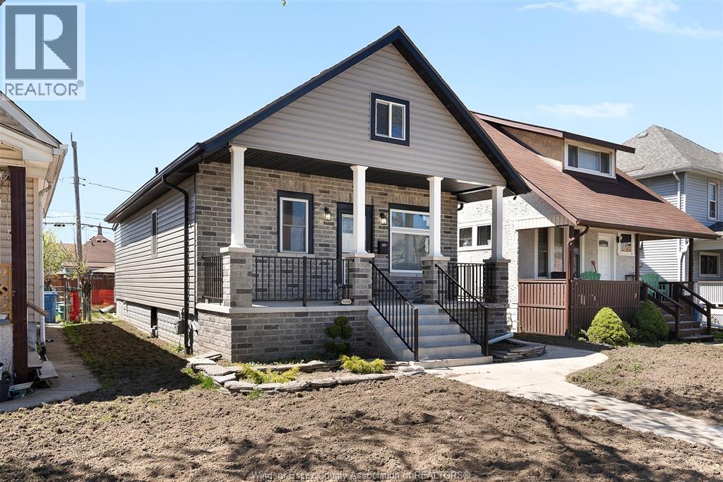 1059 Elsmere Avenue, Windsor, Ontario  N9A 2B1 - Photo 2 - 26015445