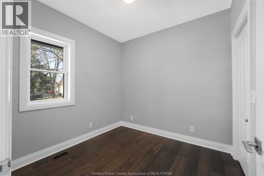 1059 Elsmere Avenue, Windsor, Ontario  N9A 2B1 - Photo 7 - 26015445