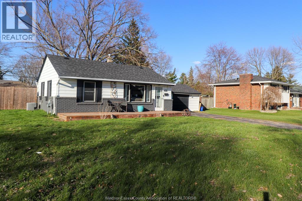 431 Maple, Lasalle, Ontario  N9J 1P3 - Photo 3 - 26015550