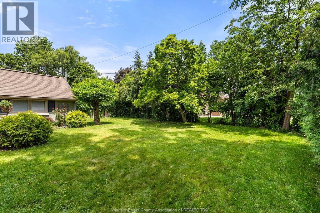 2594 Buckingham, Windsor, Ontario  N8T 2B6 - Photo 32 - 26015576