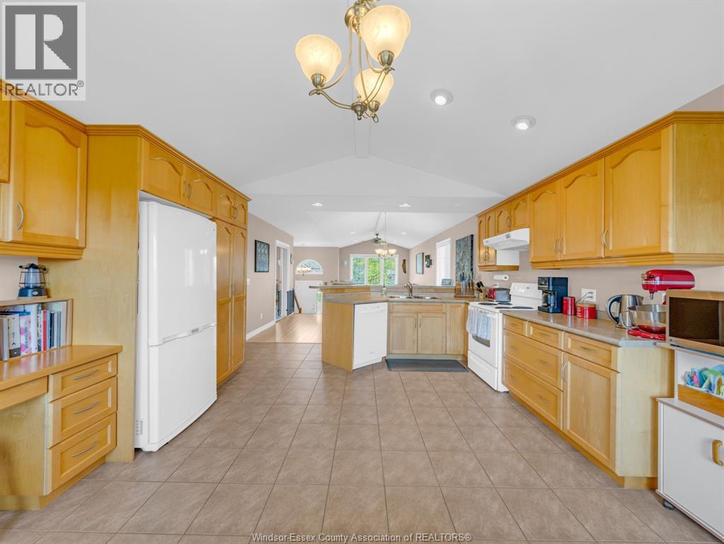1541 Heatherglen Drive, Tecumseh, Ontario  N8N 5B3 - Photo 17 - 26015583