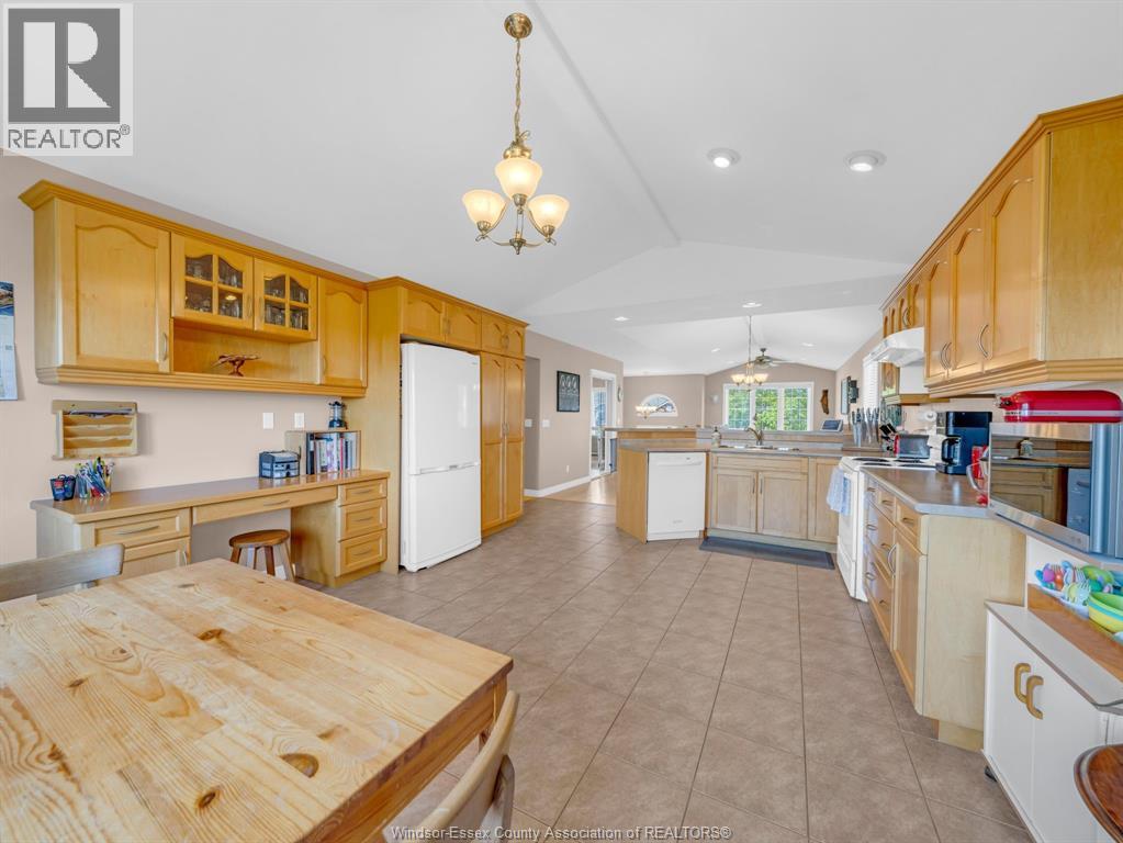 1541 Heatherglen Drive, Tecumseh, Ontario  N8N 5B3 - Photo 18 - 26015583
