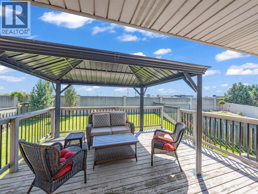 1541 Heatherglen Drive, Tecumseh, Ontario  N8N 5B3 - Photo 7 - 26015583