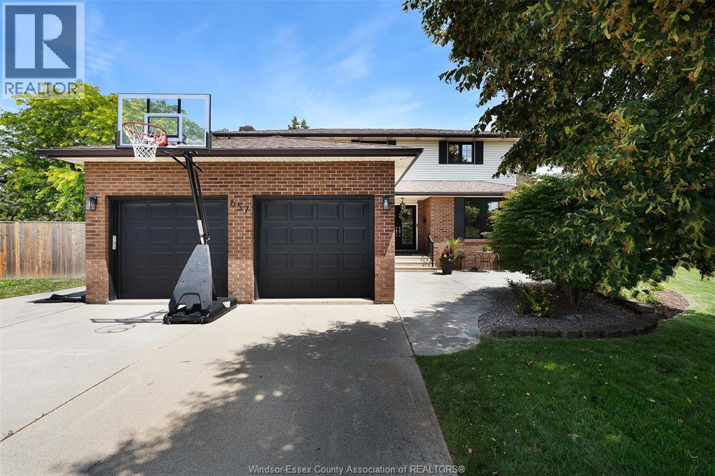 657 Dresden Place, Tecumseh, Ontario  N8N 4B7 - Photo 1 - 26015600